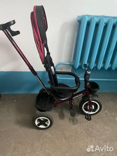 Детский велосипед с ручкой