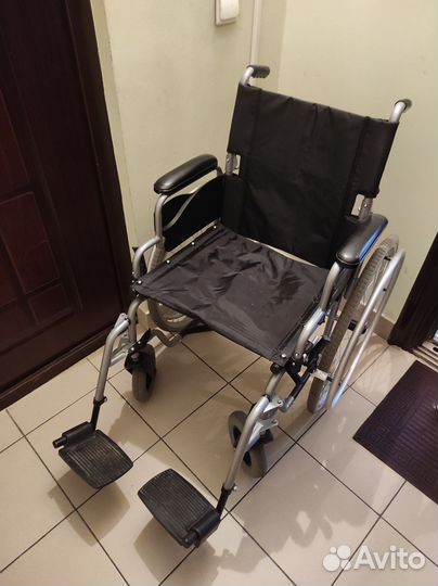 Коляска инвалидная комнатная армед