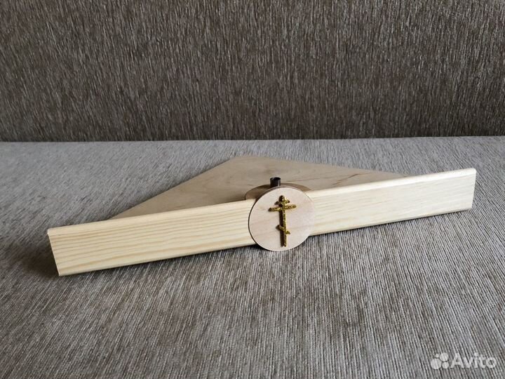 Полка для икон / иконостас