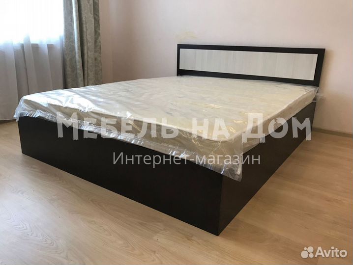Кровать