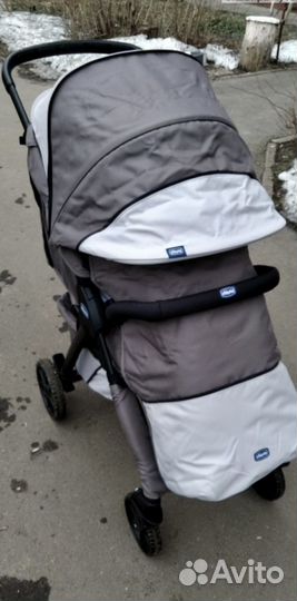 Прогулочная коляска chicco