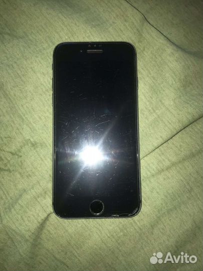 Телефон iPhone 8 64 gb