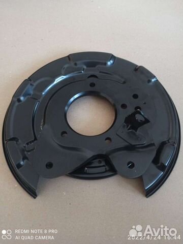 Щиток тормозного диска задний Lc200