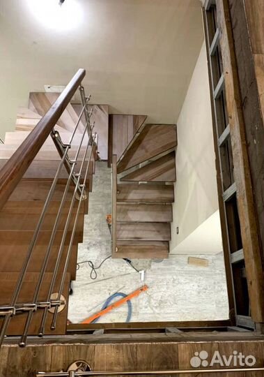 Лестничные перила кованные с монтажем