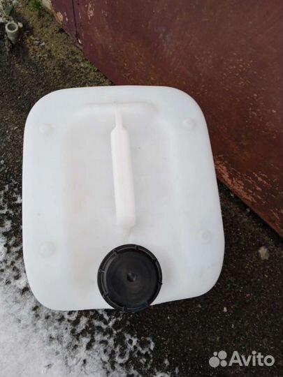 Пластиковая ёмкость 20 литров