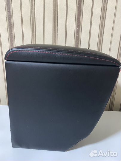 Подлокотник