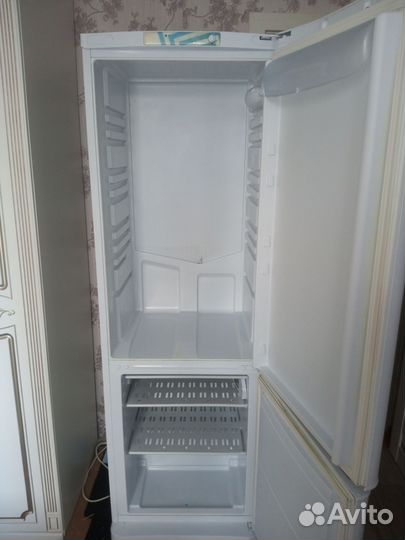 Холодильник бу indesit