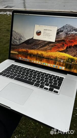 Apple macbook pro 17 2011