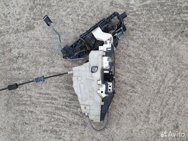 Замок задней правой двери для Mercedes W221