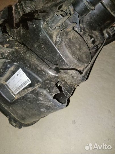 Фара правая Renault Duster