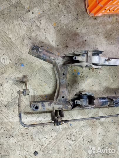 Nissan cube z10 задний подрамник балка