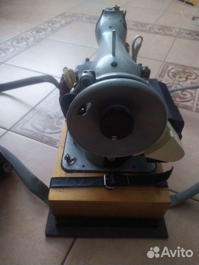 Швейная машина