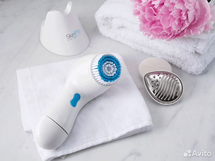 Аппарат для звуковой чистки лица с тремя насадками