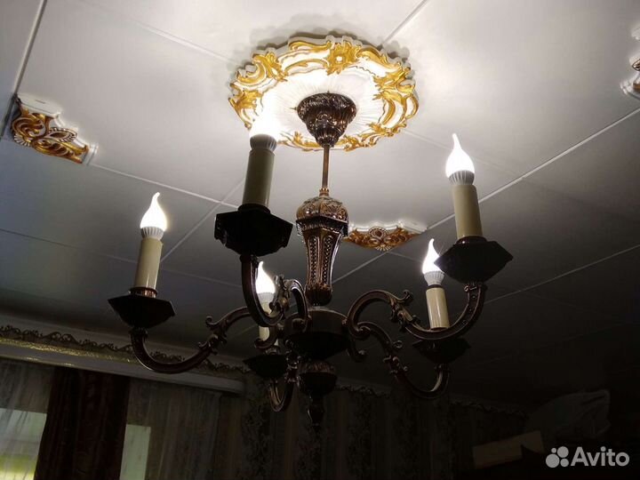 Продам люстру