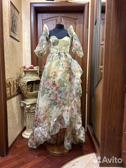 Роскошное вечернее платье