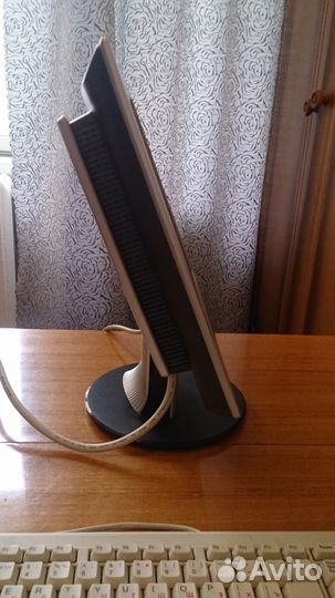 Монитор LG Flatron L1530S