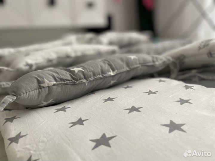 Бортики, балдахин и подушка в детскую кроватку