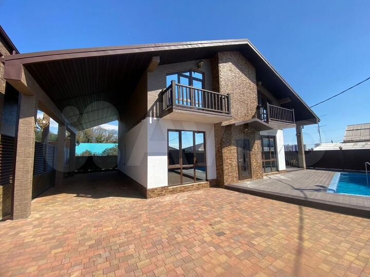 Дом 180 м² на участке 5 сот.