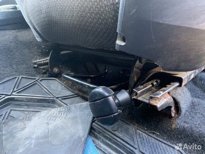 Пара передних сидений Ford Scorpio 1