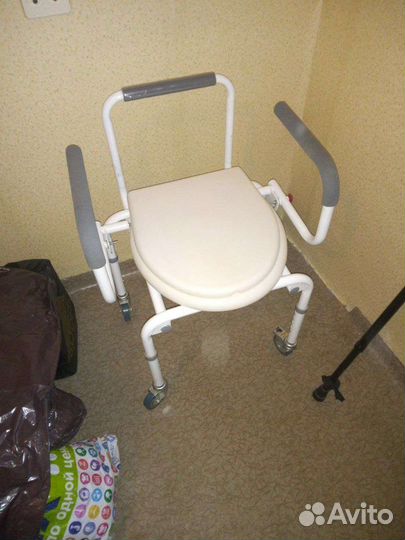 Санитарный стул туалет на колесах
