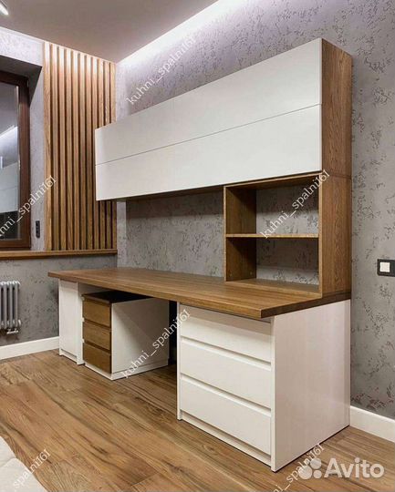 Стол с Полкой для Детской