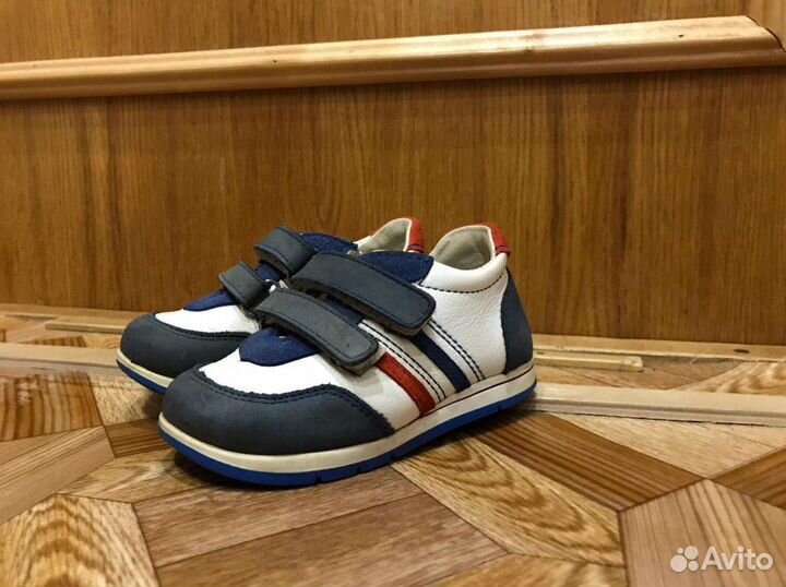 Кроссовки детские 23 размер