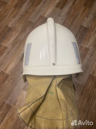 Шлем каска пожарного