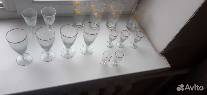 Бокалы, рюмки, стопки