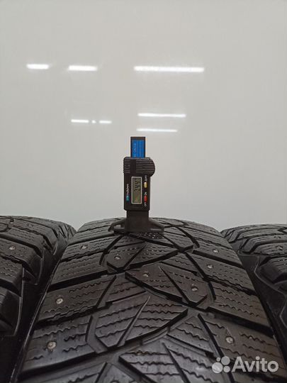 Goodyear Ultragrip 600 215/65 R16