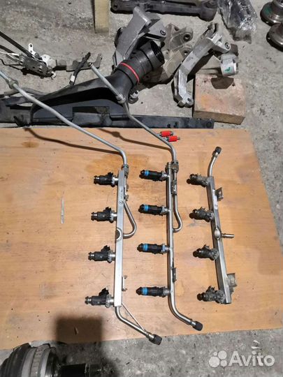 Топливная рейка с форсунками в сборе Лада