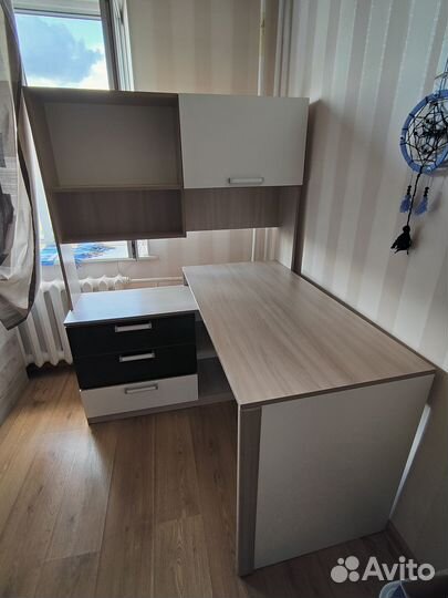 Продам письменный стол угловой