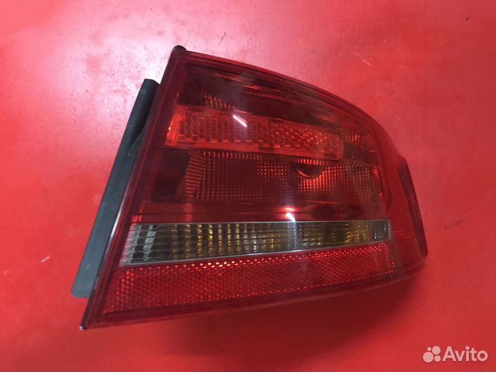 Фонарь задний правый Audi A4 B8 седан