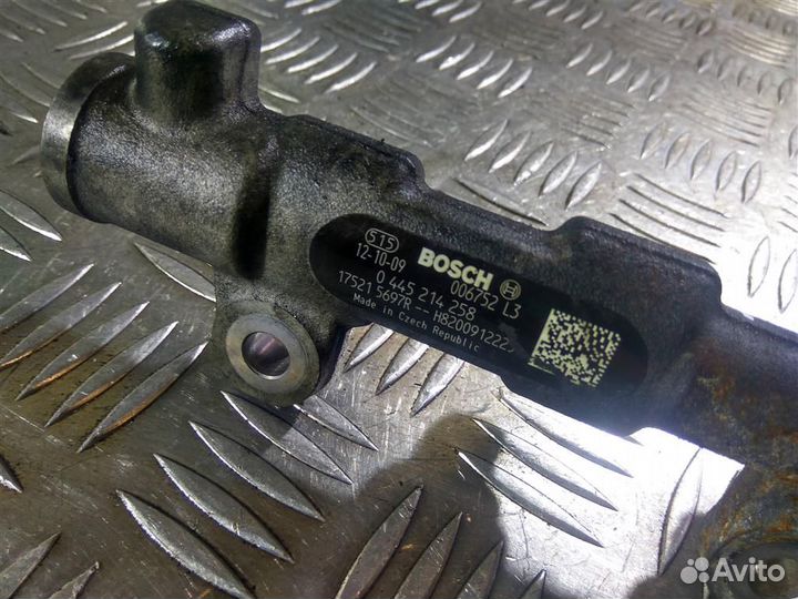 Рейка топливная (Рампа) рено Master 3