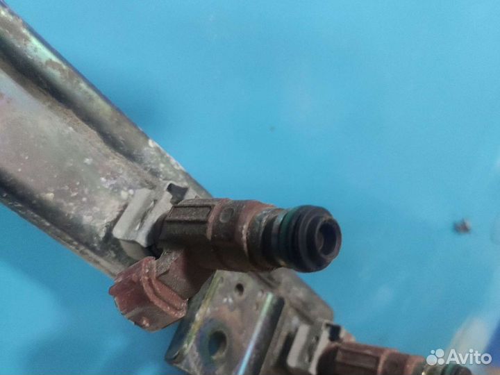 Форсунка топливная nissan wingroad 1.5