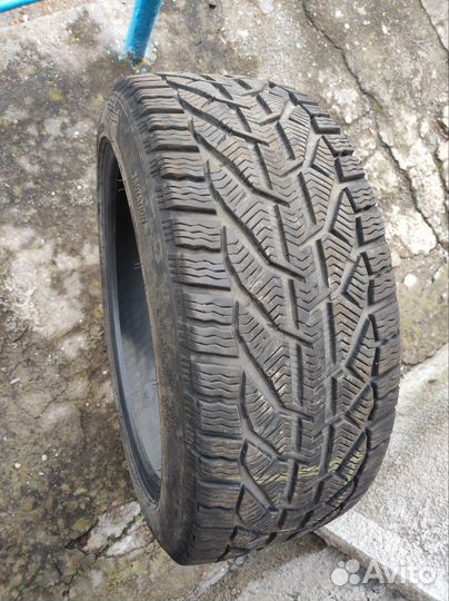 Tigar Winter A 235/45 R18