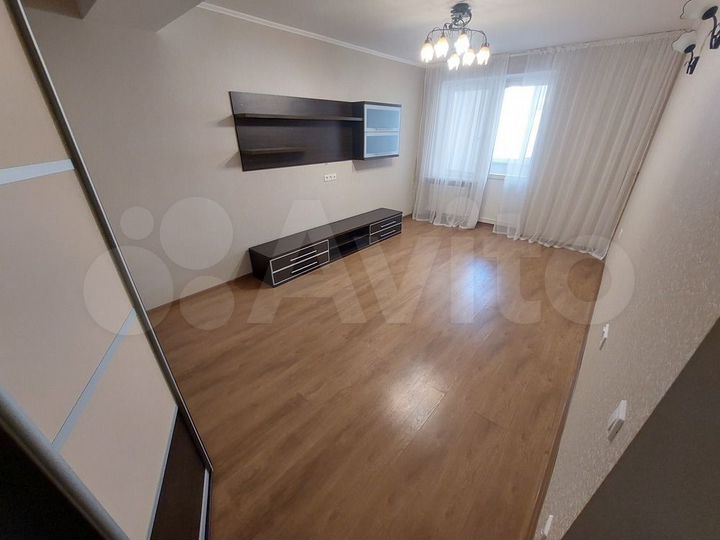 3-к. квартира, 86 м², 2/8 эт.