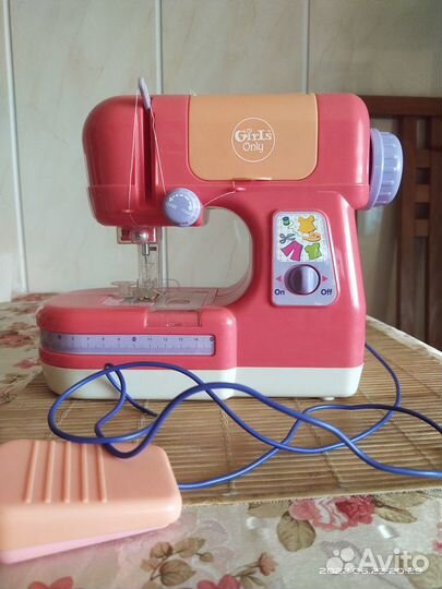 Детская швейная машинка