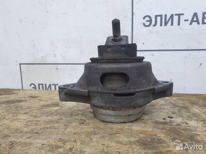 Подушка двигателя правая Land Rover 4.4