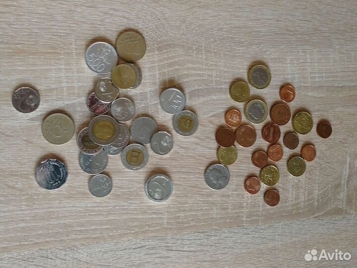 Монеты и банкноты из разных стран