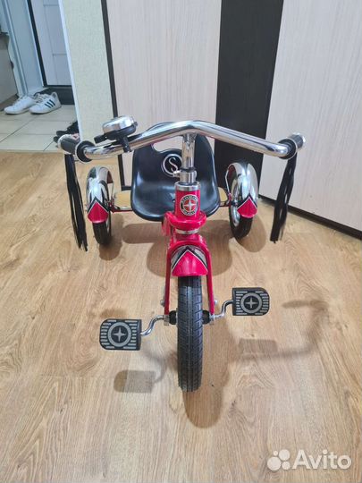 Трехколесный велосипед schwinn roadster trike