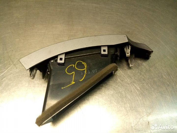 Дефлектор обдува левый Mitsubishi Outlander Xl