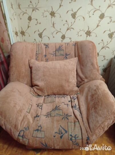 Кресло,мини -диван