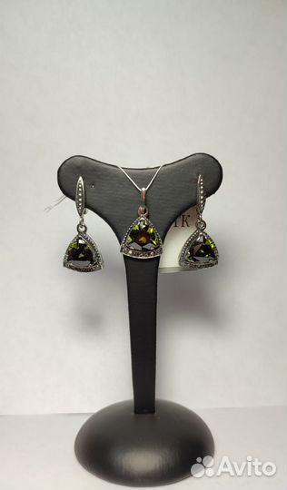 Серебряный комплект серьги и подвеска