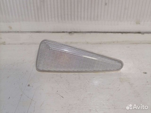 Повторитель поворота правый Renault Sandero 1