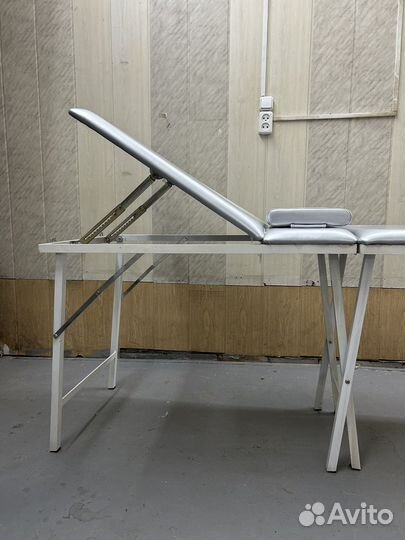 Массажный стол