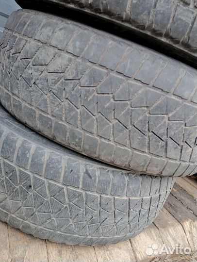 Bridgestone Blizzak DM-V2 235/60 R18