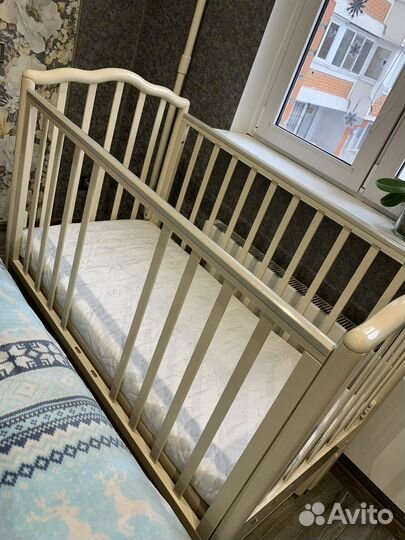 Кровать с продольным маятником