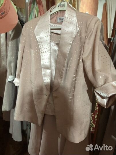 Женский костюм тройка