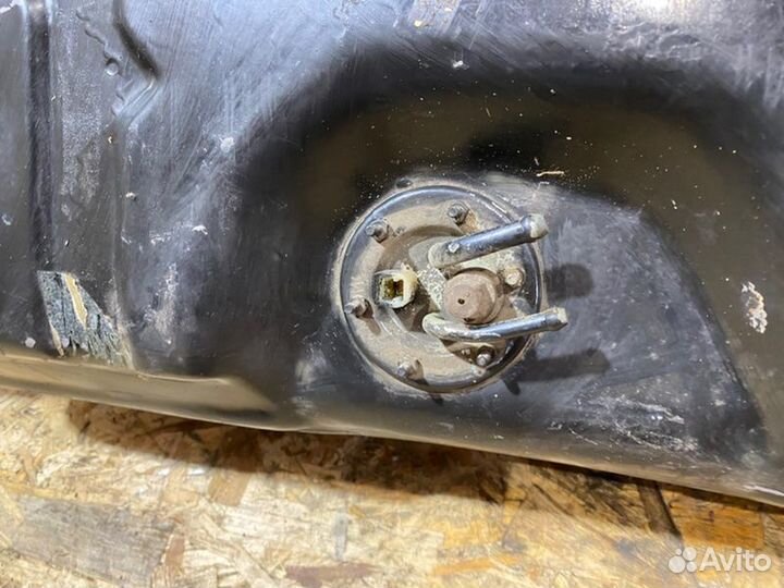 Топливный бак Ваз 21213 3D 1995