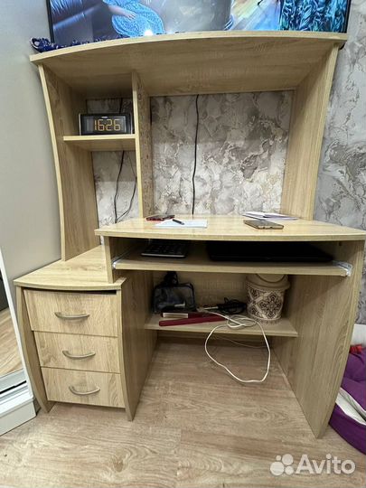 Письменный стол